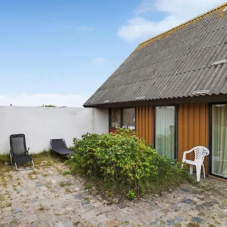 2 Bedroom Cozy In