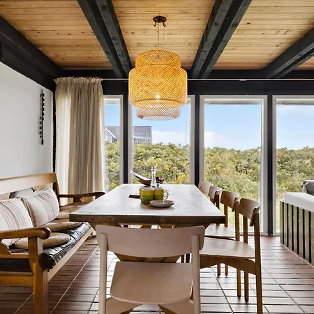 2 Bedroom Cozy In Holiday home